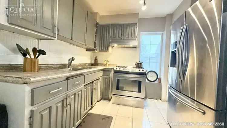 Rent Modern Multi-Plex Home in Waterloo with 3 Bedrooms and Amenities