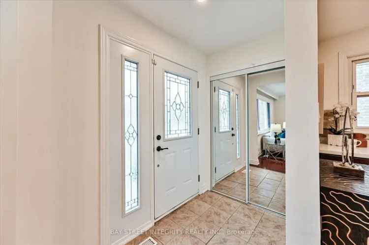 Beautiful Bungalow in Newtonbrook East - Updated Kitchen & Finished Basement