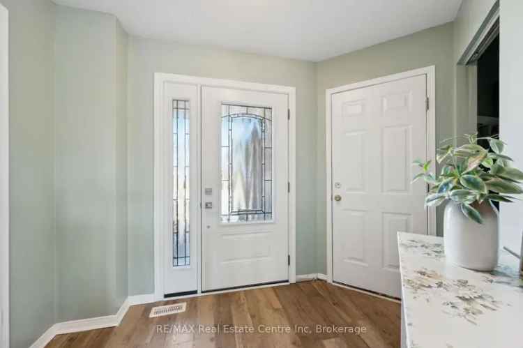 3 Bed 2 Bath Townhouse Near Schools and Parks