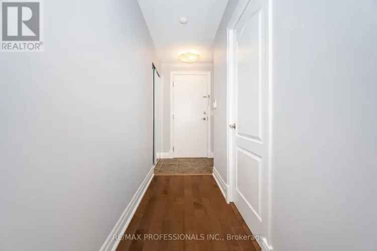 Etobicoke Waterfront Condo 2 Bed 2 Bath 867sf