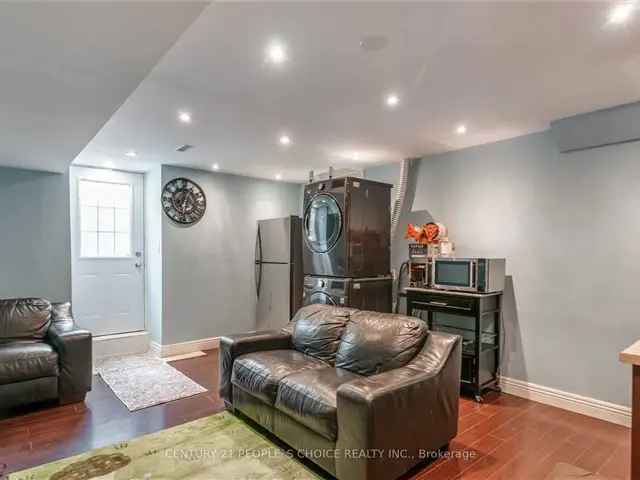 House For Rent in 36, Customline Drive, Brampton, Ontario