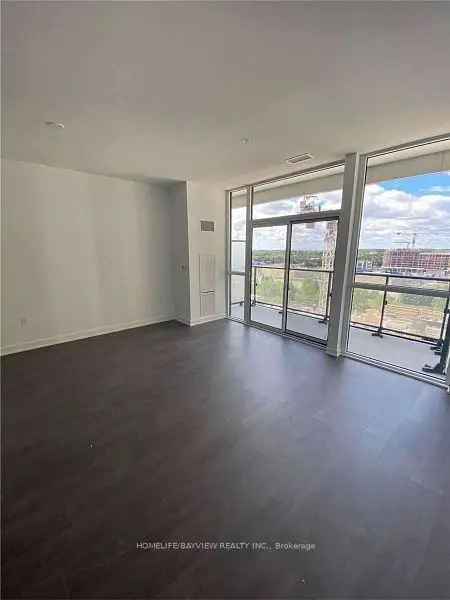 Luxury Yonge Parc Condo 715sf 2 Bath Parking Locker