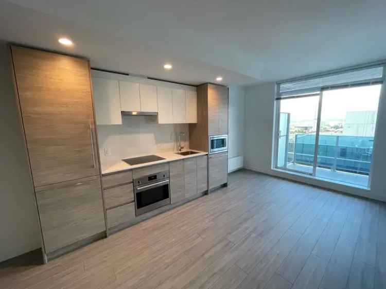 Mint 1 Bed Condo at King George Hub Surrey Central