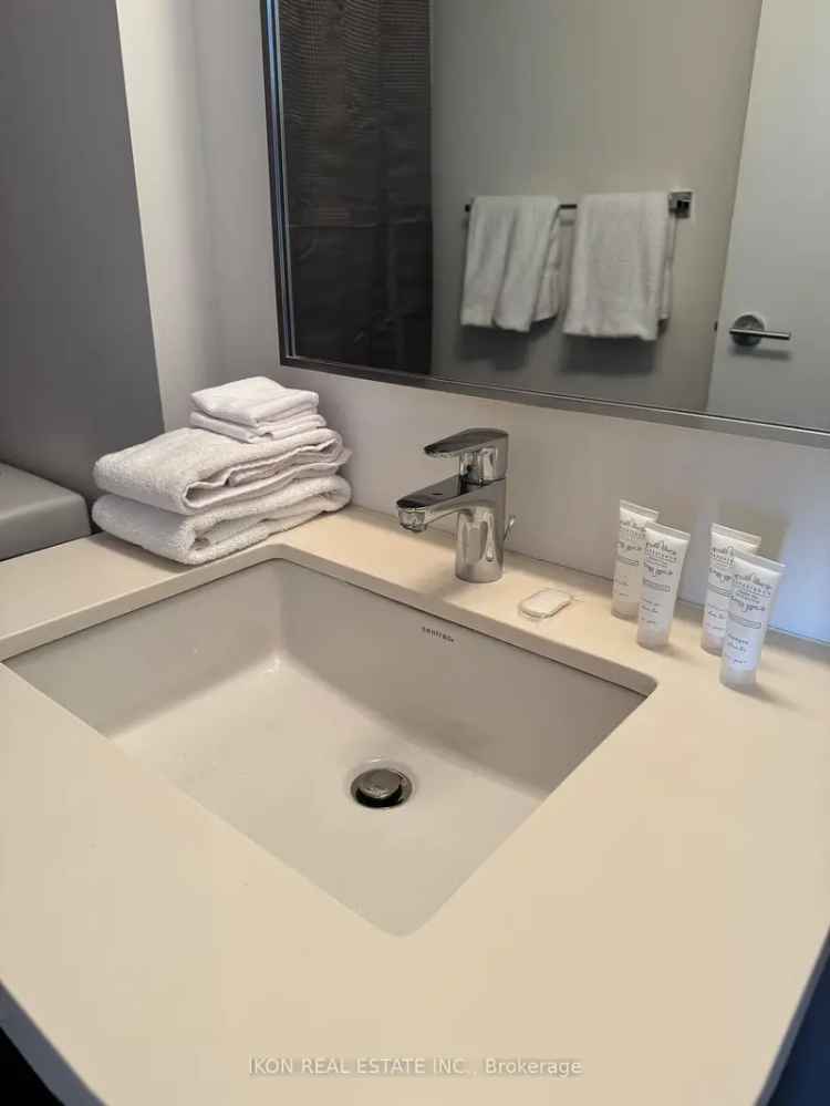 Yorkville Studio Condo - Airbnb Ready - High ROI