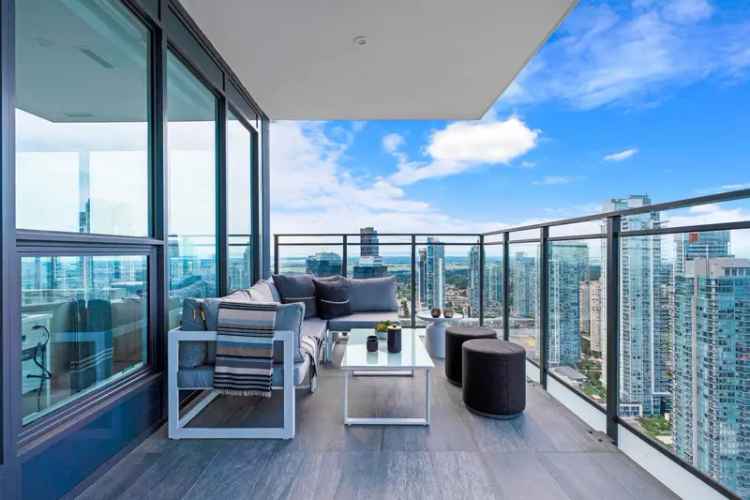 Penthouse Condo in Burnaby South with Rooftop Terrace and Stunning Views