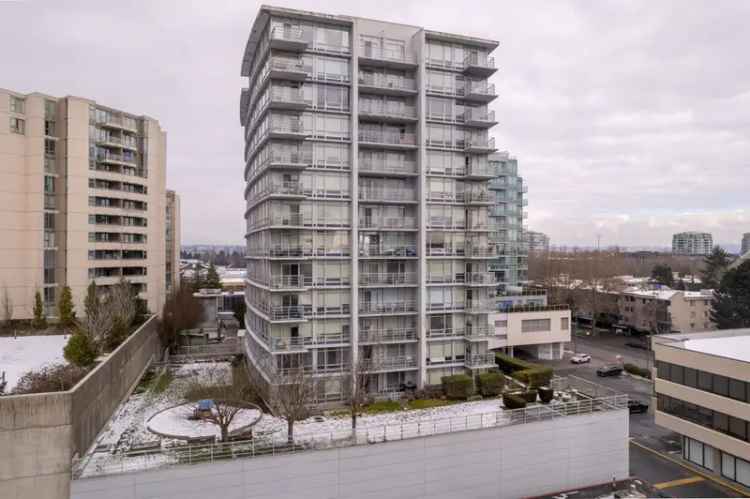 1 Bed + Den Condo in Versante Complex Richmond