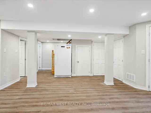 House For Sale in 36, Poplar Avenue, Toronto, Ontario