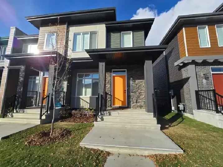 Stylish Half Duplex for Rent in Keswick with 3 Bedrooms and 2.5 Bathrooms