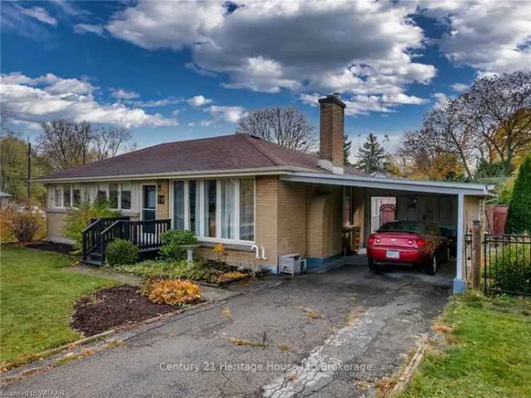 House For Sale in Woodstock, Ontario