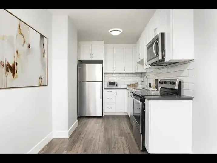 2 Bedroom Apartment for Rent - 2969 Fairlea Crescent