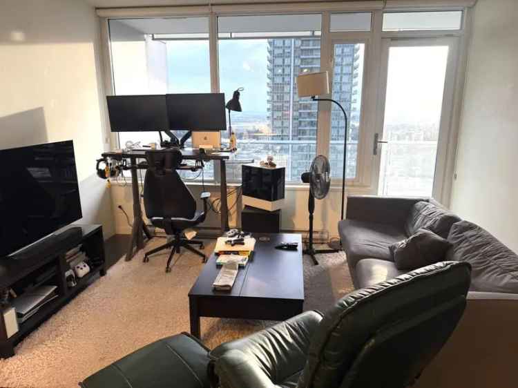 Metrotown 1 Bedroom Condo Silver by Intracorp