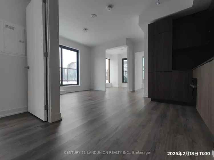 Downtown East Toronto Condo 2+1 Bedroom 737 sq ft