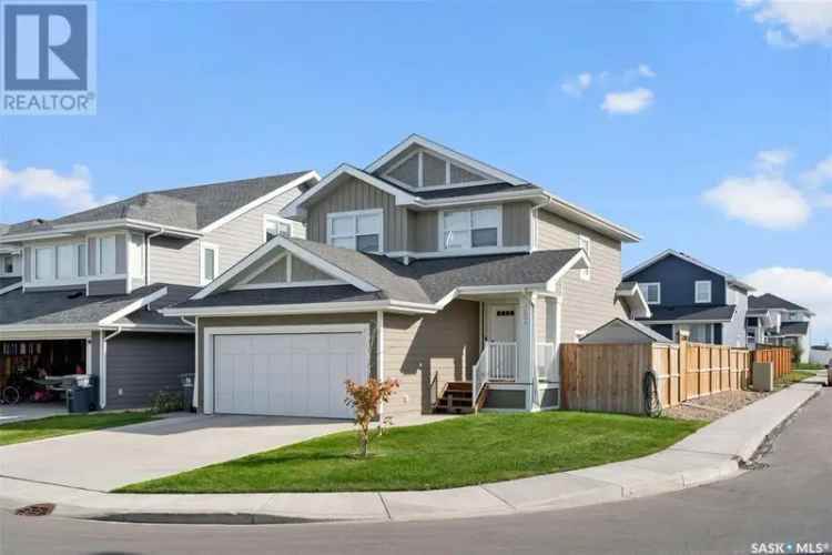 1530 sq ft 4 Bed 4 Bath 2 Storey Home Double Garage Family Friendly