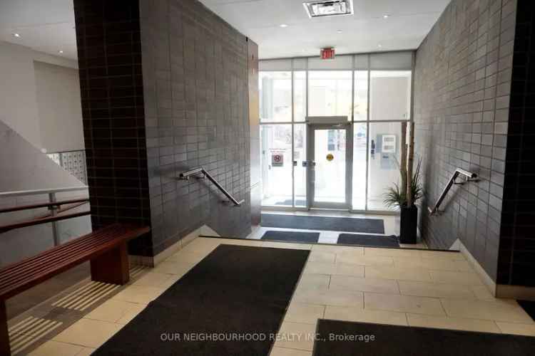 Lease Condo in Oshawa with Den and Building Amenities