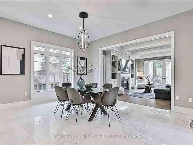 Elegant South Rosebank Carriage Home 4624 Sq Ft