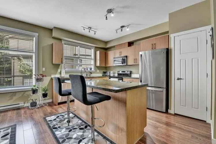 Spacious Corner Unit in Panorama Woods 1790 sq ft