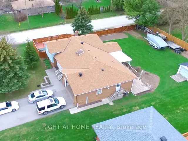 5 Bedroom Family Home Innisfil with Pool and Double Garage