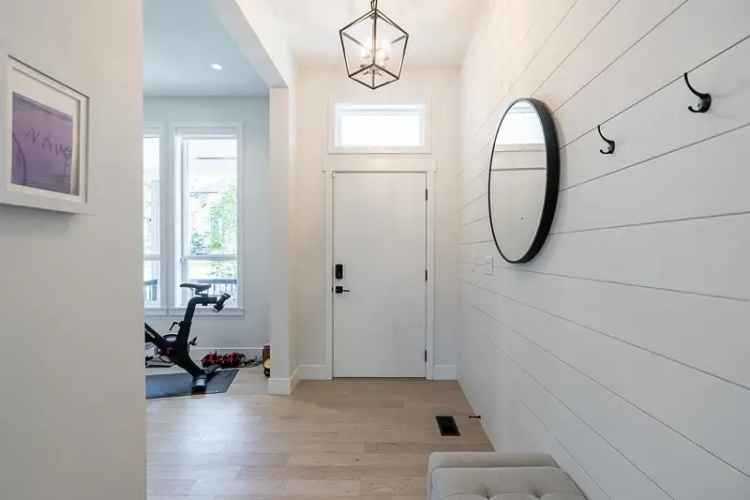 Stunning 3239 Sqft Home in Edgewood Gate South Surrey