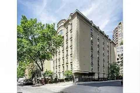 Rent Bright 1 Bed Condo in Bloor Street Near Subway and Yorkville