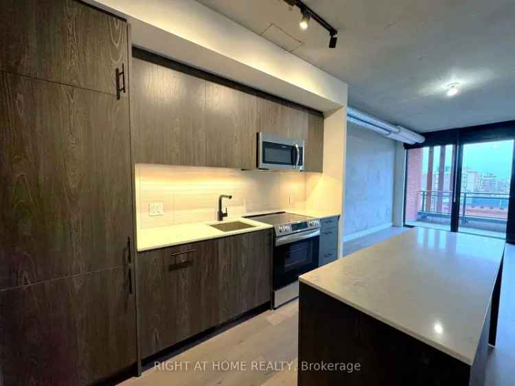 Downtown Ottawa 2-Bedroom Condo for Professionals and Families