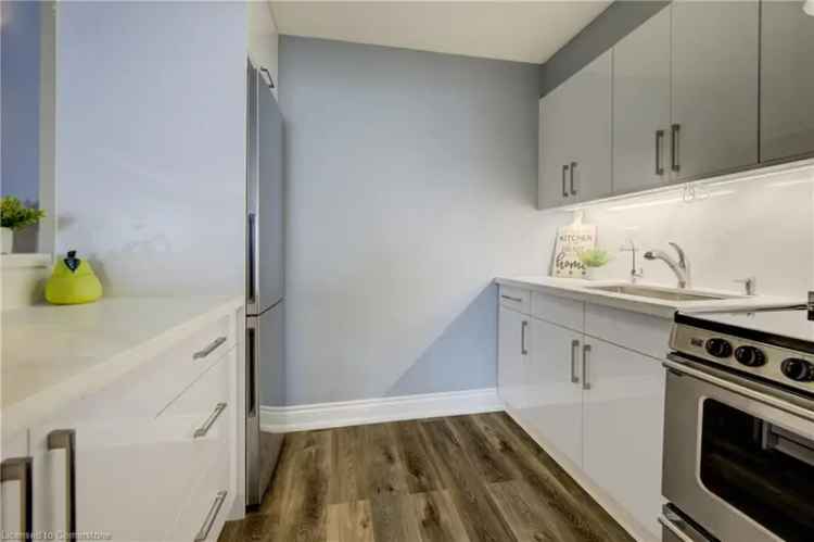 Downtown Kitchener Condo: Modern 1-Bedroom with Parking