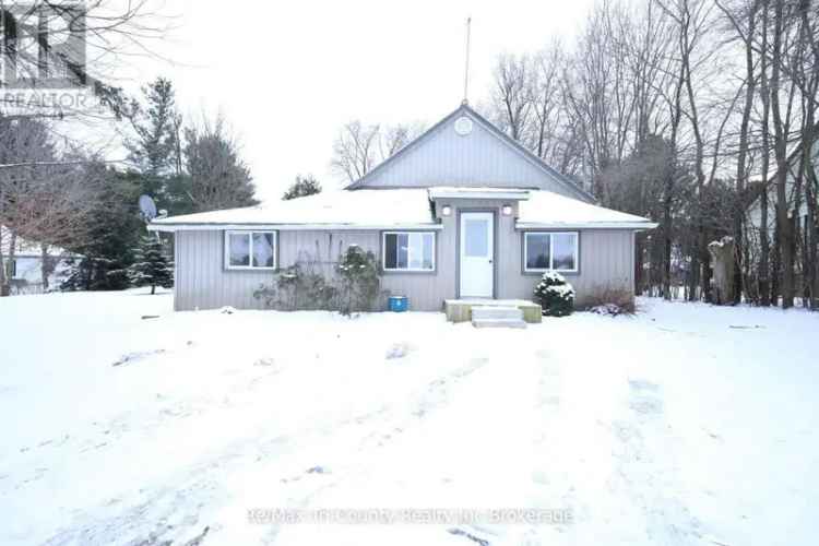 2-Bedroom Home with Extra Room Near Simcoe and Delhi