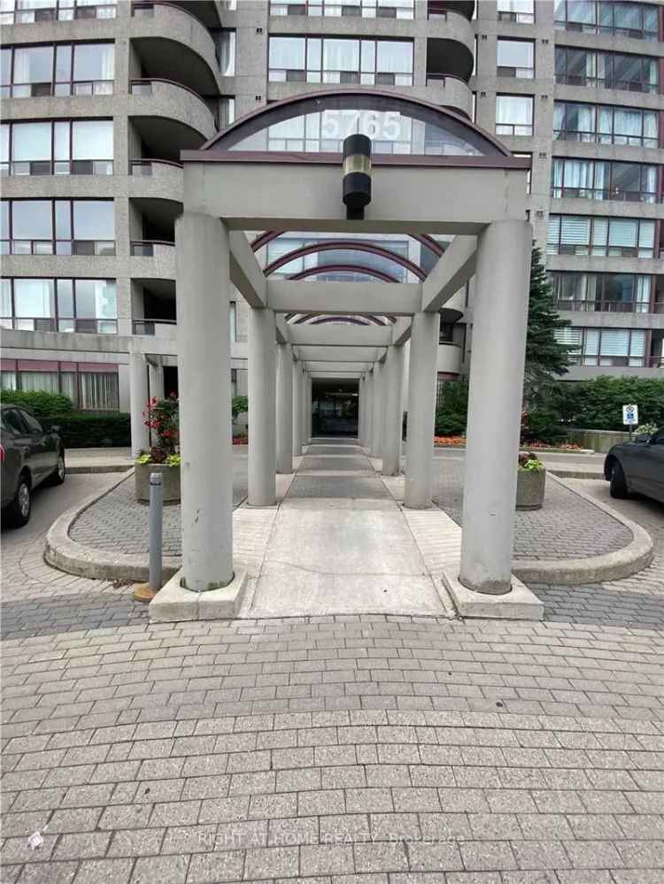 Condo For Rent in Toronto, Ontario