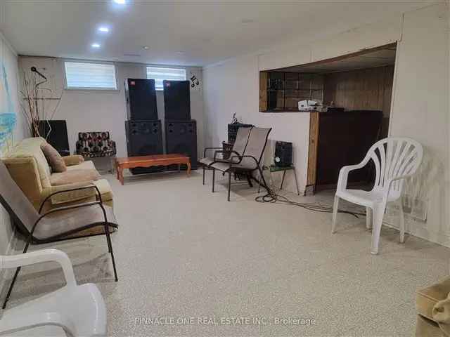 House For Sale in Toronto, Ontario