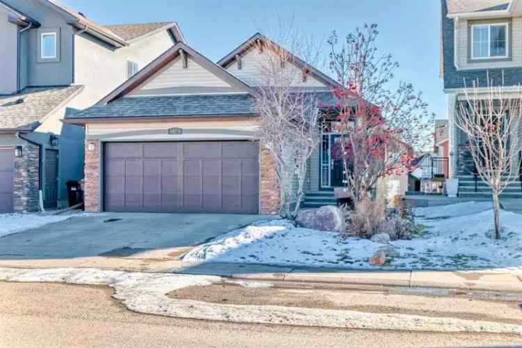 House For Sale in Calgary, Alberta