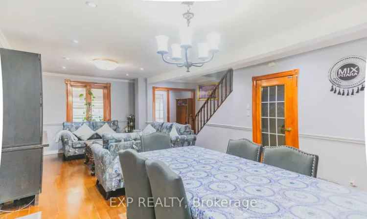 House For Sale in Toronto, Ontario