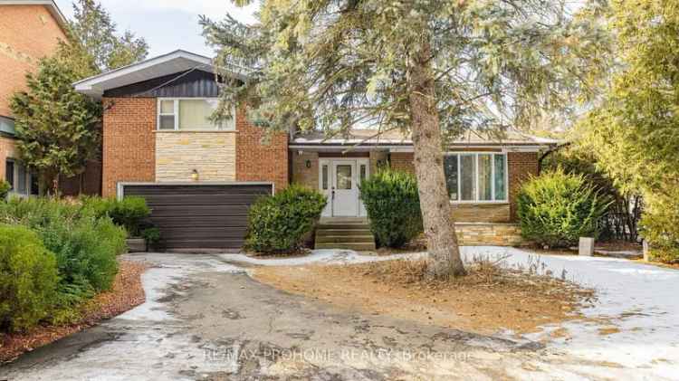 House For Sale in 76, Johnson Street, Markham, Ontario