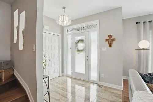 Family Home in Gatineau Aylmer with Golf Course Views