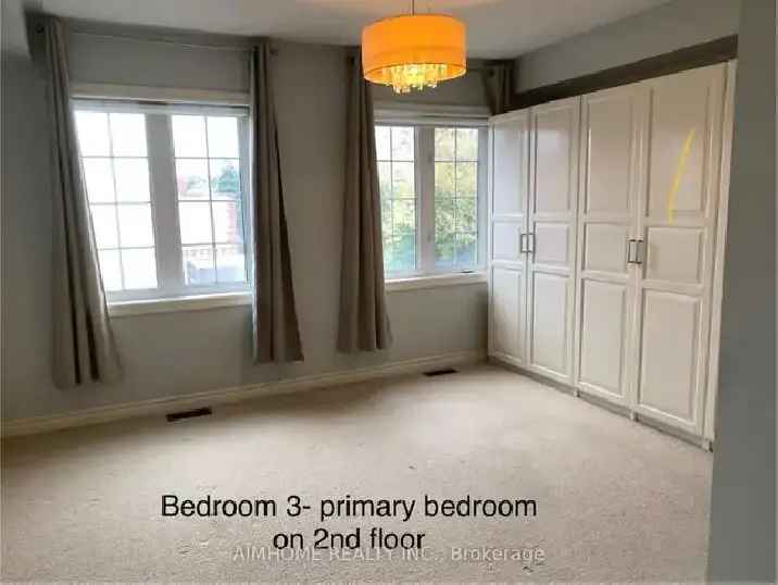 5 Bedroom 3 Bathroom House - Danforth & Drayton