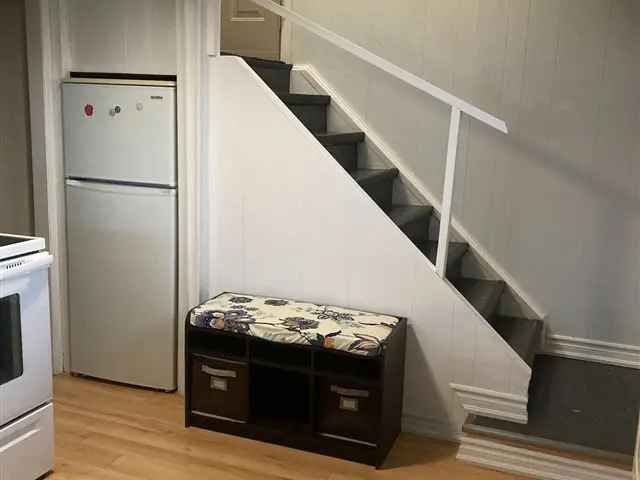 Furnished Basement Apartment in Stonegate-Queensway