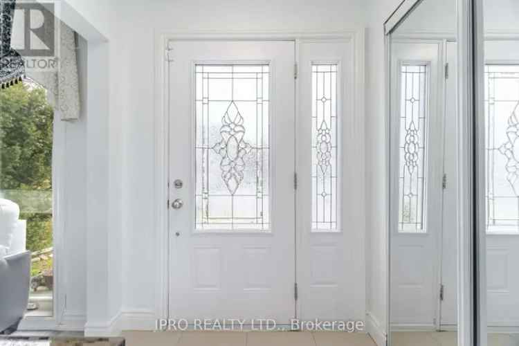 4 Bedroom Semi-Detached Home in Applewood Mississauga