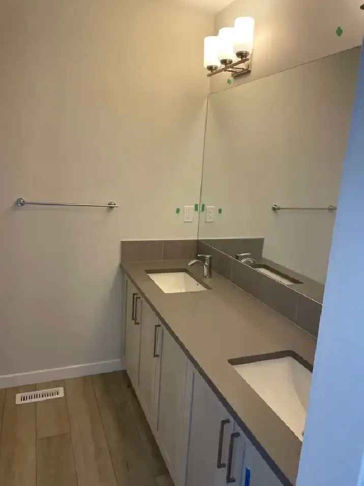 Master Bedroom for Rent in SE Calgary Available Now
