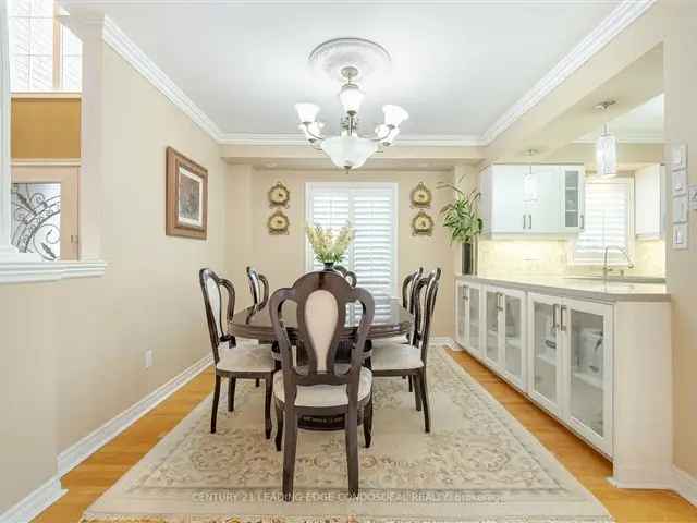 Bright Spacious Corner Lot Home Bolton East Family-Oriented Neighbourhood