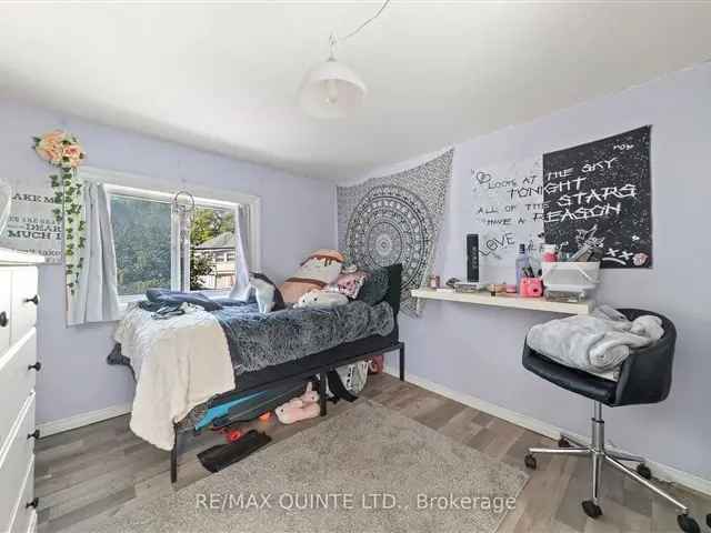 House For Sale in Belleville, Ontario