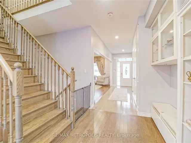 Spacious Townhome in East Gwillimbury near Upper Canada Mall