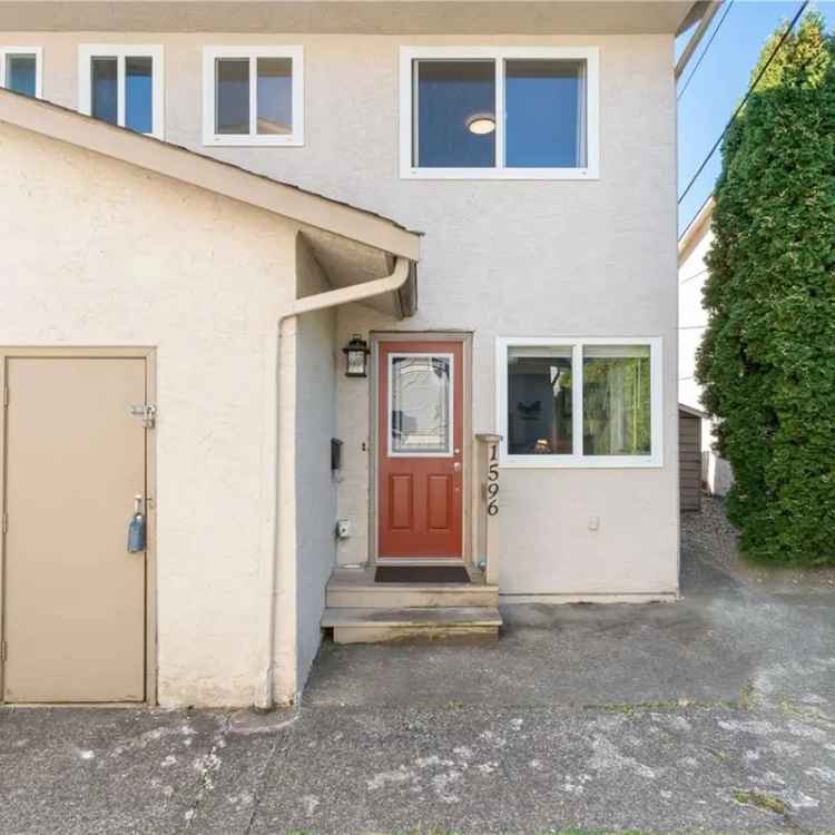 Central Nanaimo Townhouse 3 Bed 2 Bath Private Yard