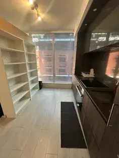 1 room apartment of 271 m² in Toronto