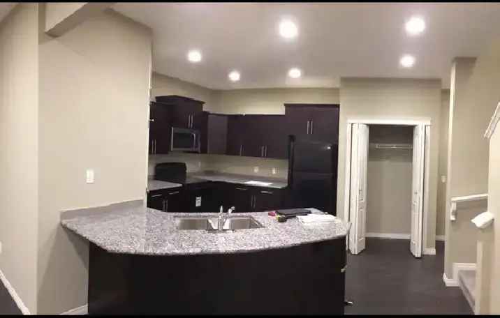 Beautiful Walker Lakes House for Rent - 3 Bed 2.5 Bath