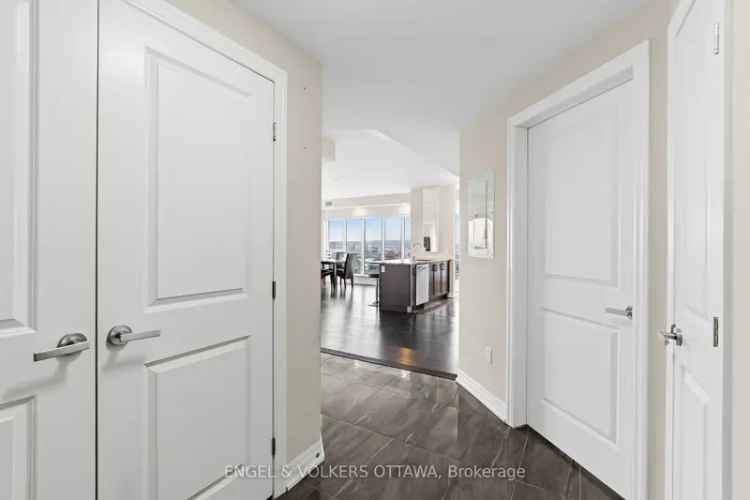 Downtown Ottawa Condo 28th Floor Panoramic Views