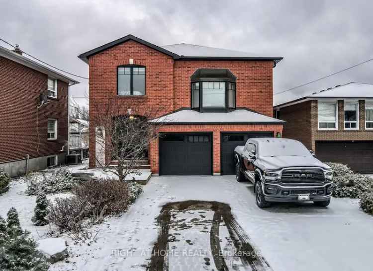 House For Sale in 129, Maple Leaf Drive, Toronto, Ontario