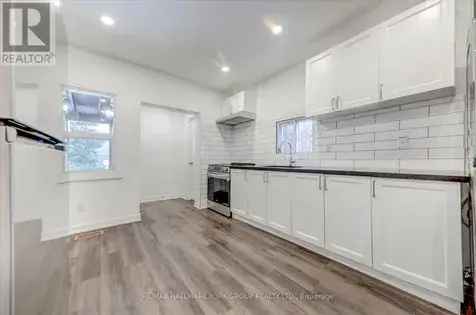 3 Bedroom 74m2 Toronto Apartment - Newly Renovated