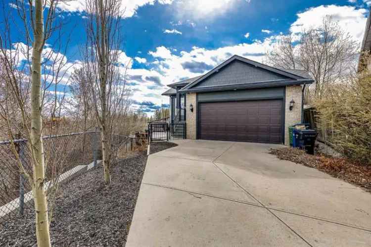 Luxury Walkout Bungalow 5 Beds 3 Baths Private Yard