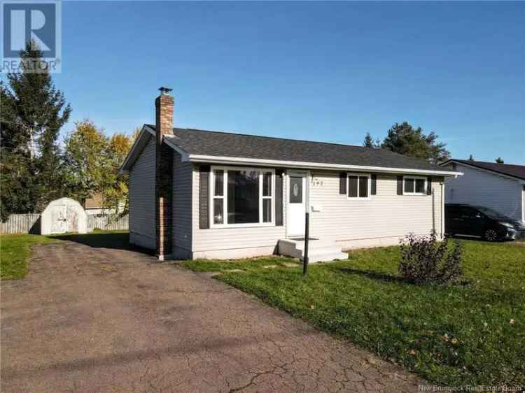 3-Bedroom House Near Hospital - Great for First-Time Homebuyers or Downsizers