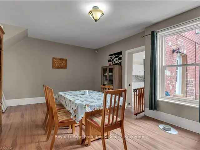 Townhouse For Sale in Gananoque, Ontario