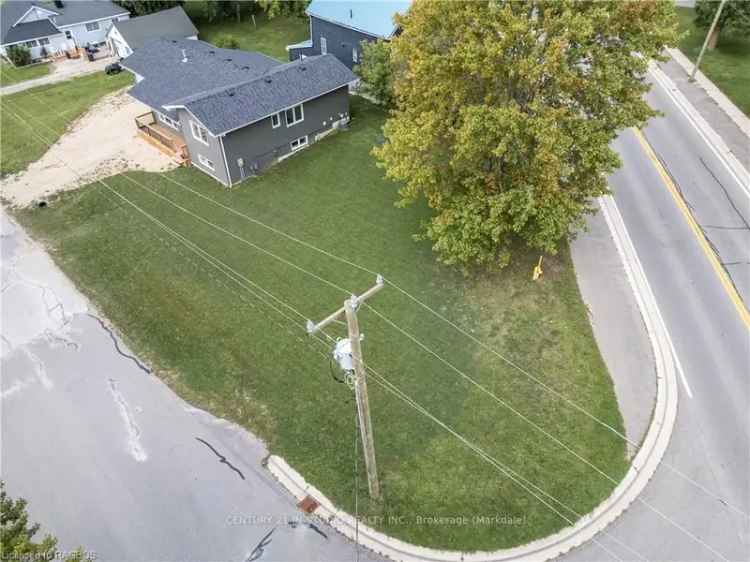 House For Sale in Chatsworth, Ontario