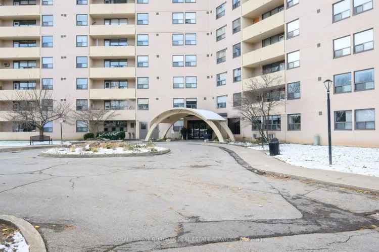 Condo For Sale in Burlington, Ontario